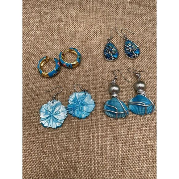Bundle of Earrings Four Pair of Blue Colored Assorted Styles - Picture 12 of 12